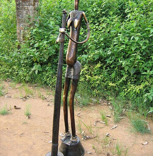 Dhokra Art Village_lady_grinding_ants_for_her_family