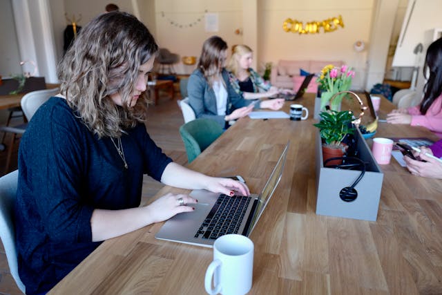autonomous workspace co-working